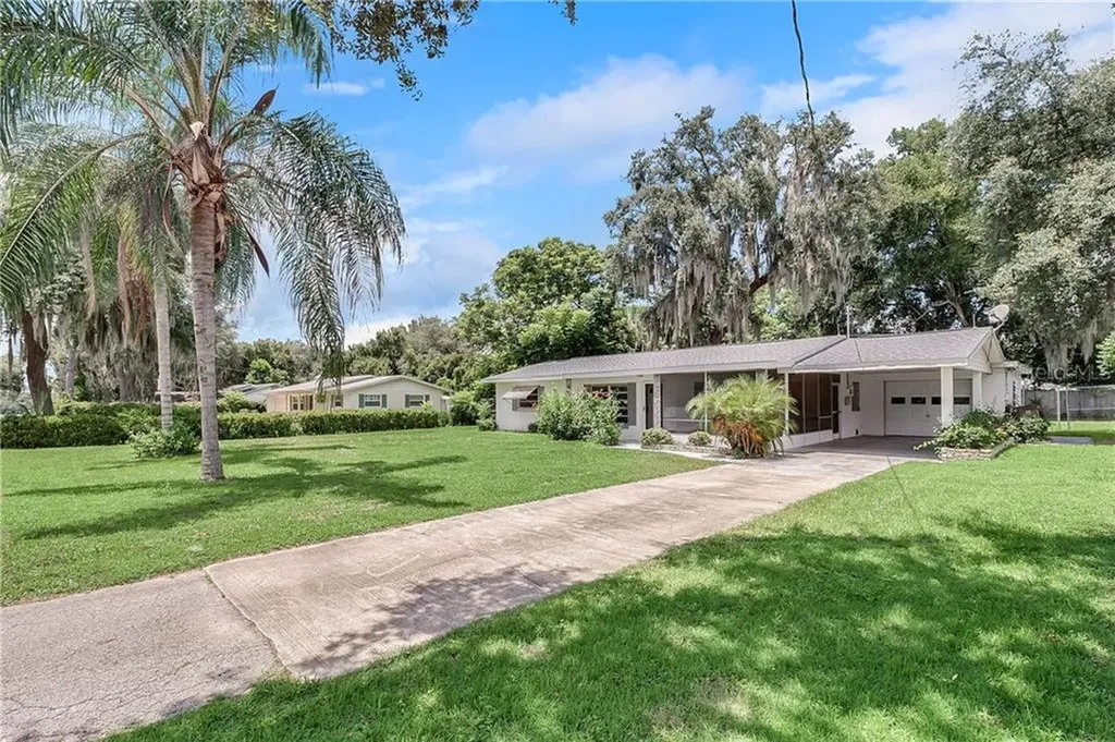 1504 Spanish Avenue Leesburg FL 34748