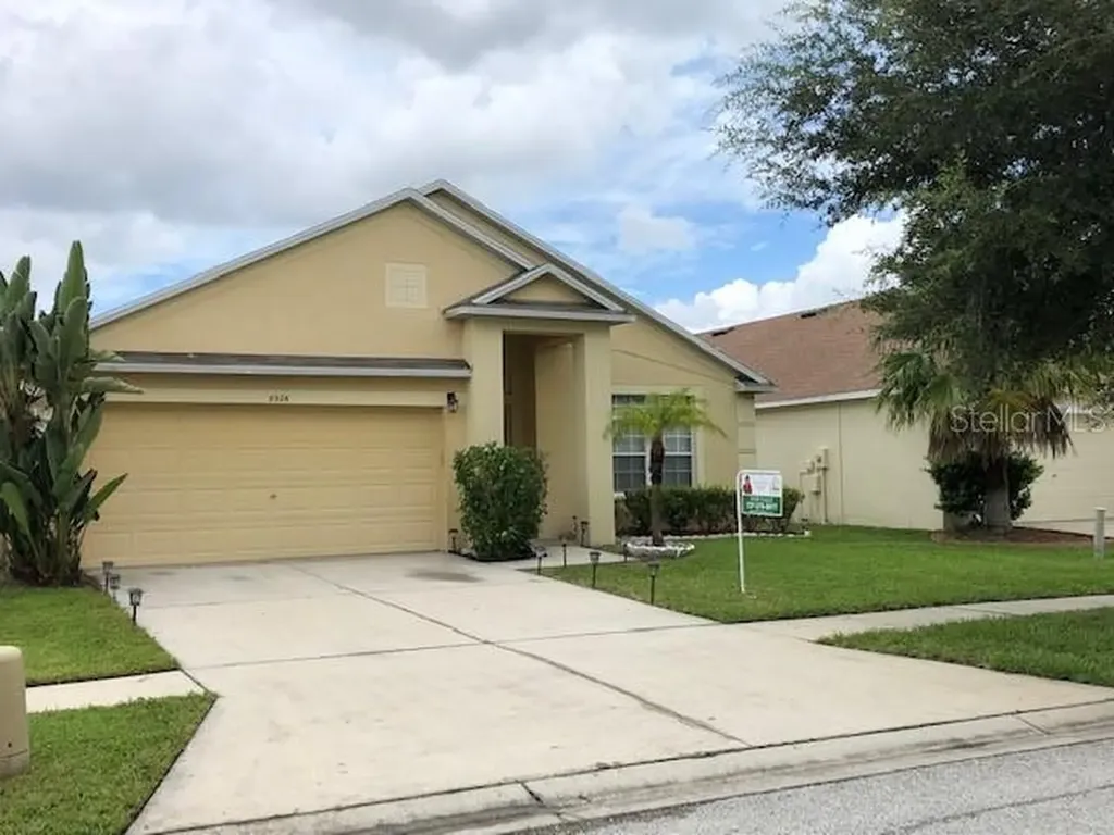 8326 Canterbury Lake Boulevard Tampa FL 33619