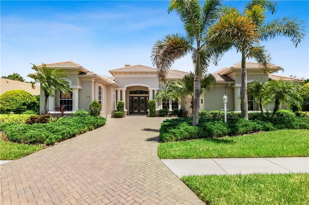 7907 Royal Birkdale Circle Lakewood Ranch FL 34202