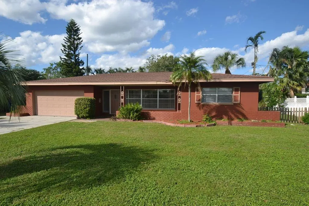 4301 50th Avenue S St Petersburg FL 33711