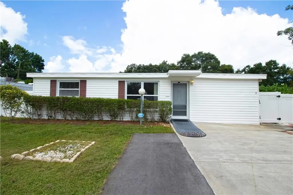 9248 82nd Street Seminole FL 33777
