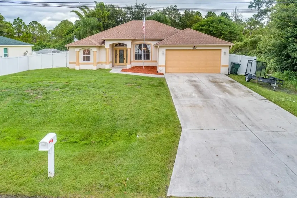 1598 Mackinaw Street North Port FL 34286
