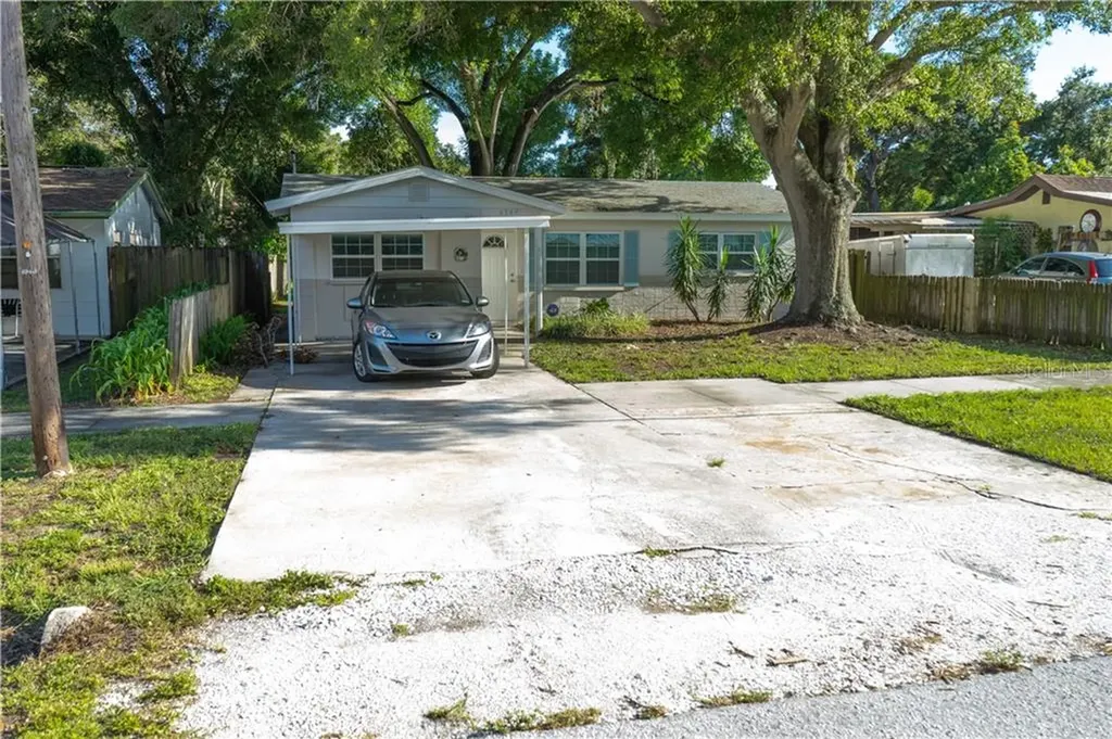 6940 49th Avenue N St Petersburg FL 33709