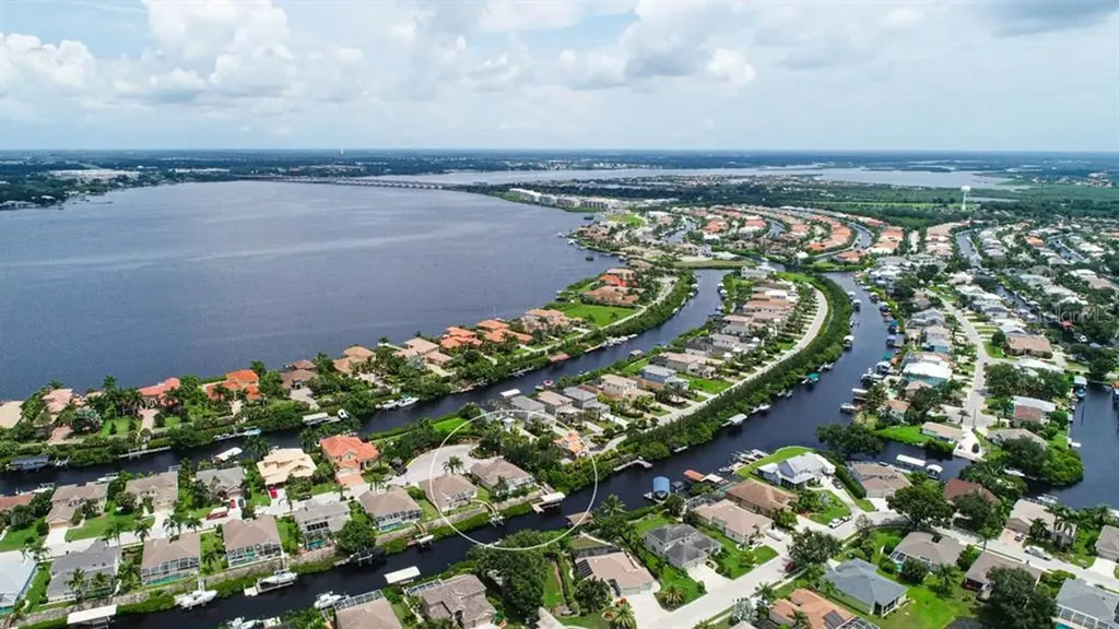3832 5th Avenue NE Bradenton FL 34208