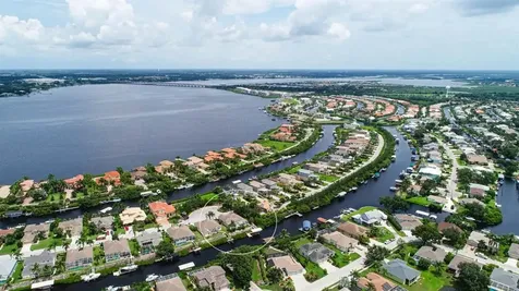 3832 5th Avenue NE Bradenton FL 34208