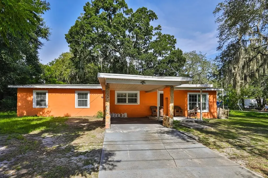 5126 N 44th Street Tampa FL 33610