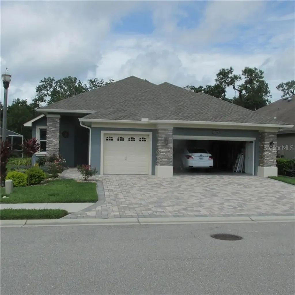 8256 Lake James Drive Lakeland FL 33810