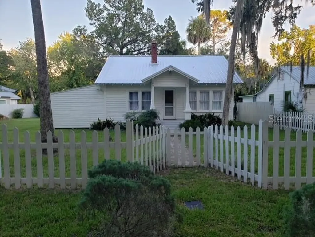 5113 Riverside Drive Yankeetown FL 34498