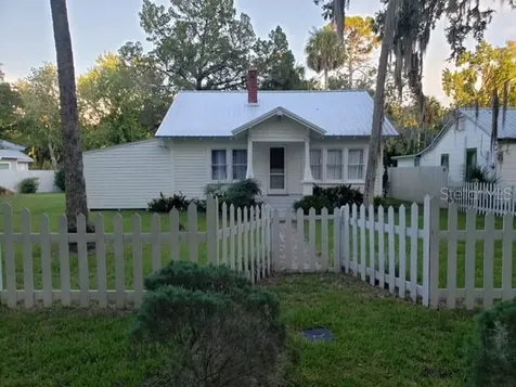 5113 Riverside Drive Yankeetown FL 34498