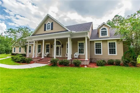 17322 Country Squire Lane Dade City FL 33523