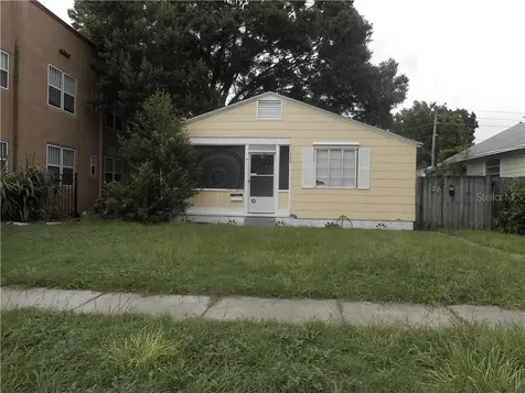 2447 Burlington Avenue N St Petersburg FL 33713