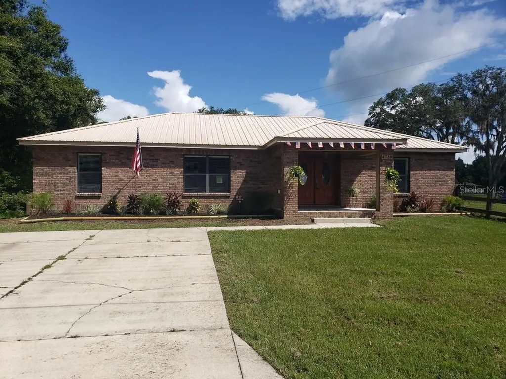 4710 Cr 306 Lake Panasoffkee FL 33538