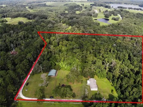15626 Lake Iola Road Dade City FL 33523