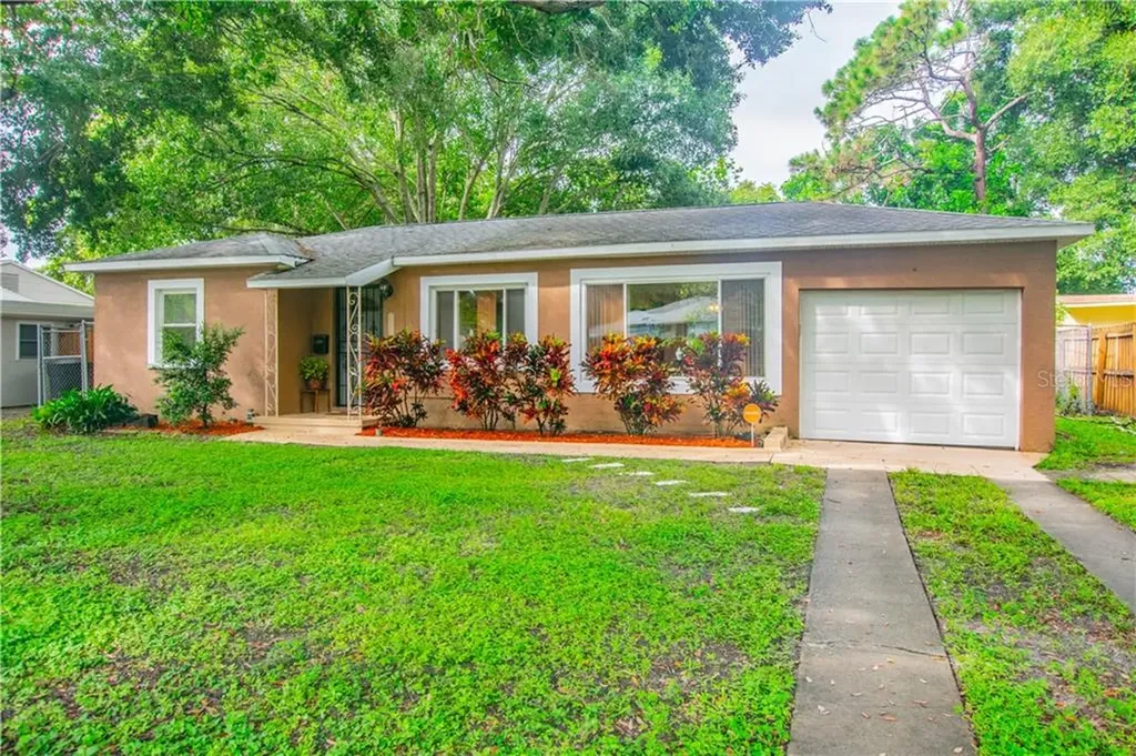 1635 Canterbury Road N St Petersburg FL 33710