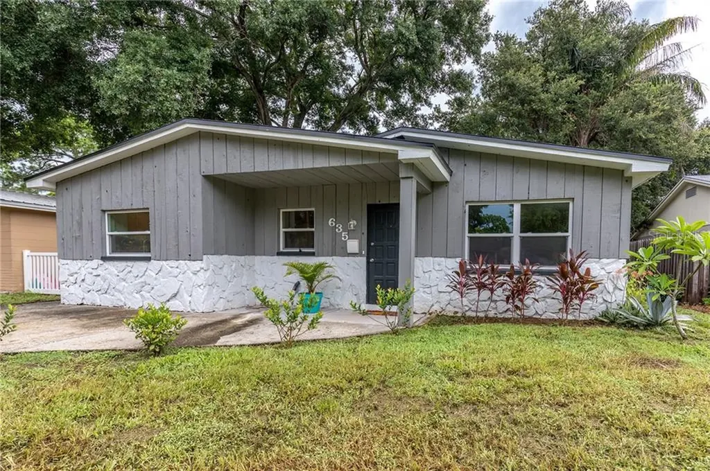 635 Cedarwood Street N St Petersburg FL 33703