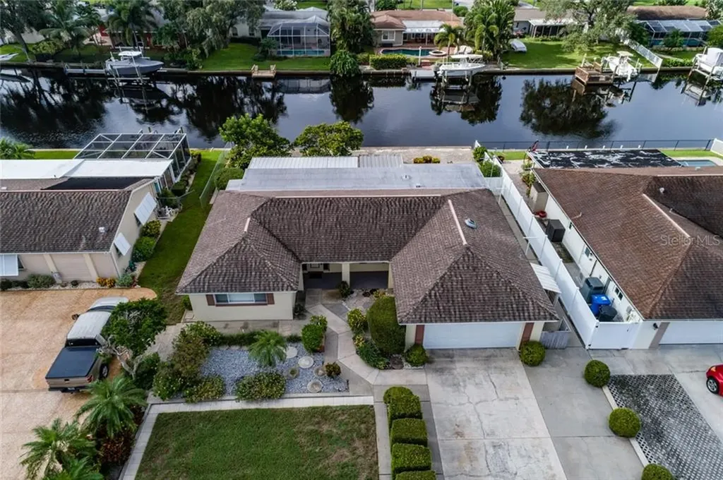 152 97th Avenue NE St Petersburg FL 33702
