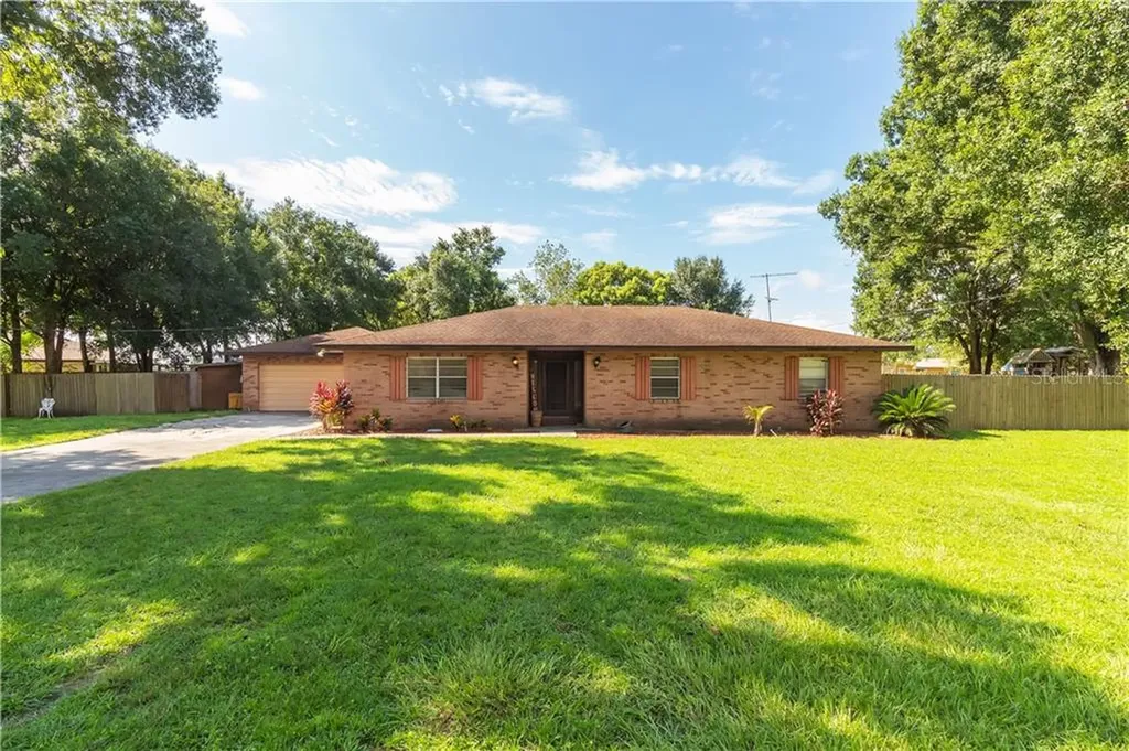 104 Arietta Shores Drive Auburndale FL 33823