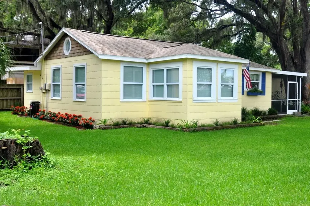 318 Banana Road Palm Harbor FL 34683
