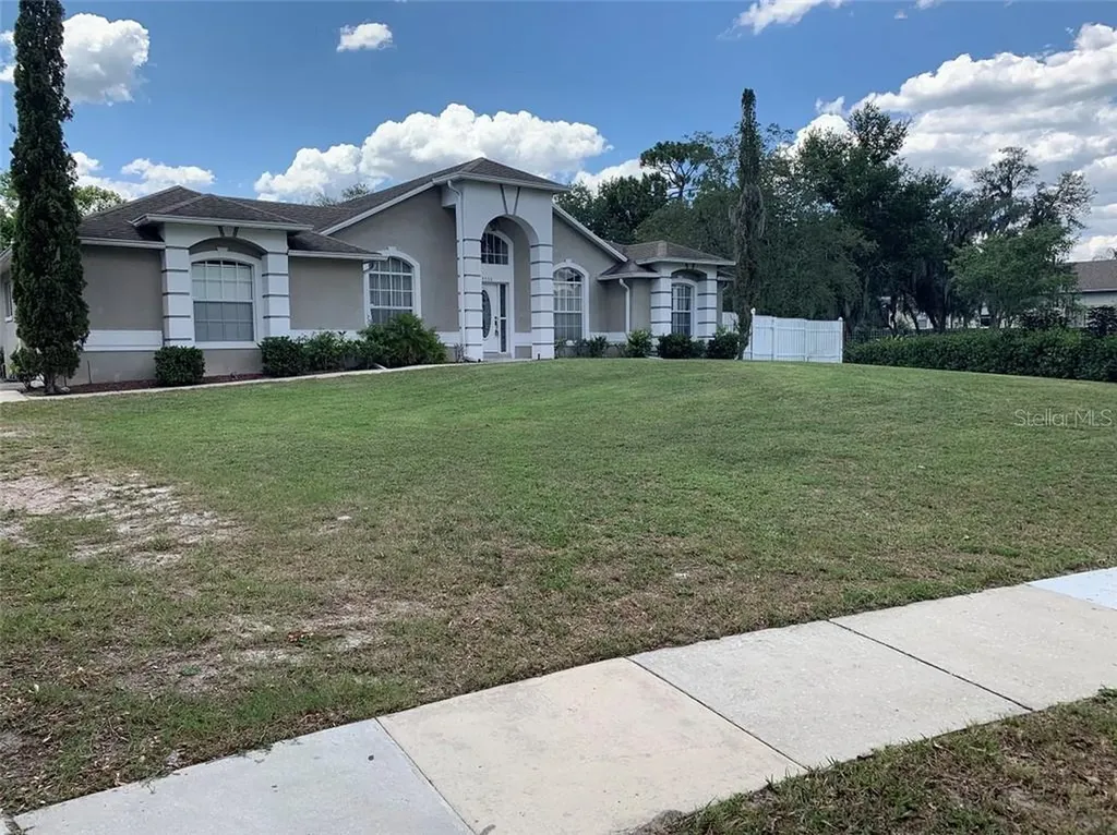 4568 Woodlands Village Drive Orlando FL 32835