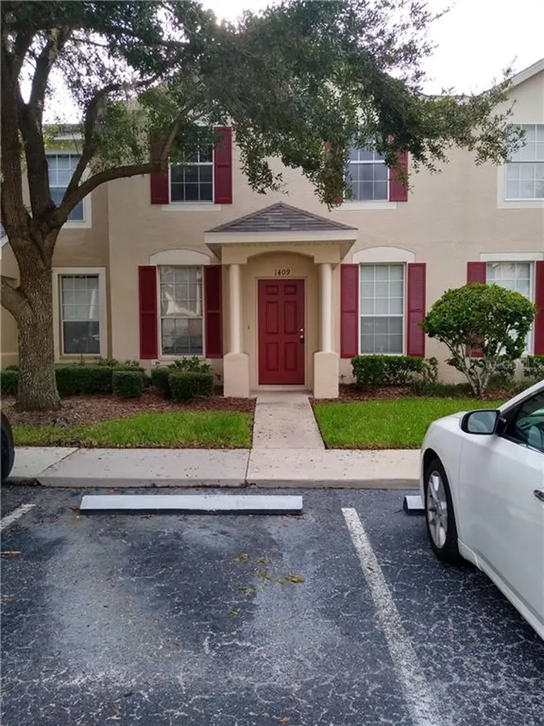 1409 Lyonshire Drive Wesley Chapel FL 33543