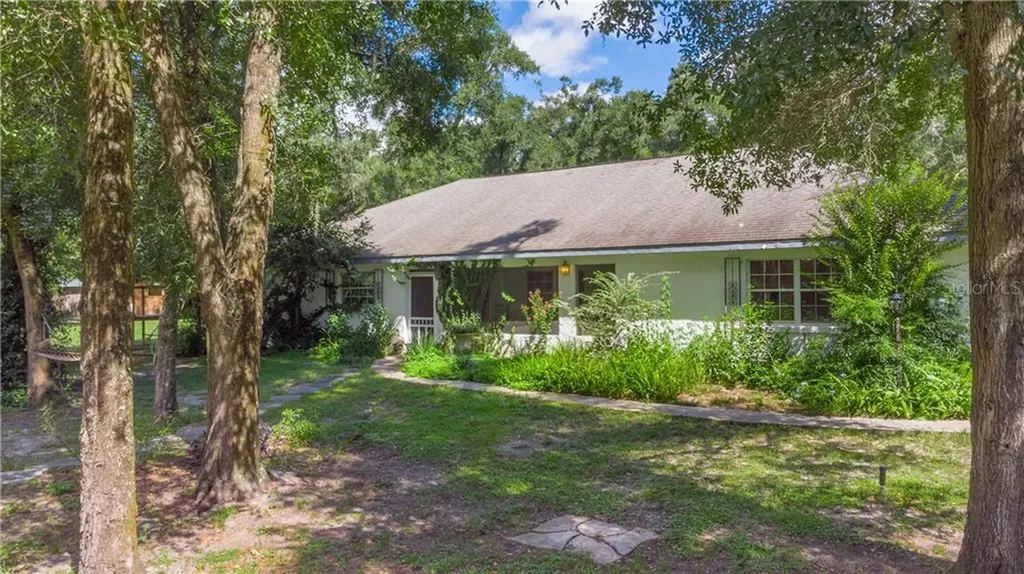 2945 Pine Grove Lane Lady Lake FL 32159