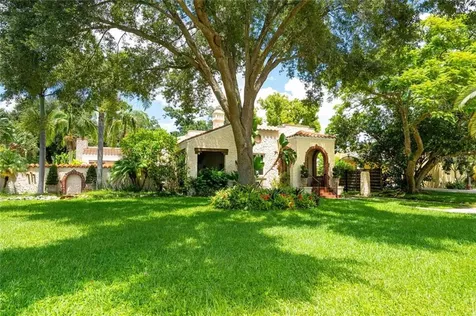 461 N Shore Drive Sarasota FL 34234
