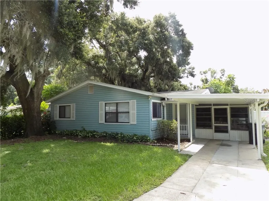 2610 Smithtown Drive Lakeland FL 33801