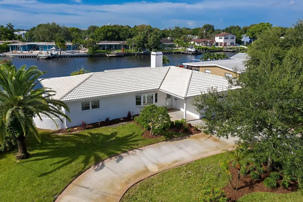 1200 37th Avenue NE St Petersburg FL 33704