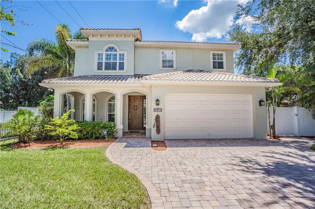 3302 W Cherokee Avenue Tampa FL 33611
