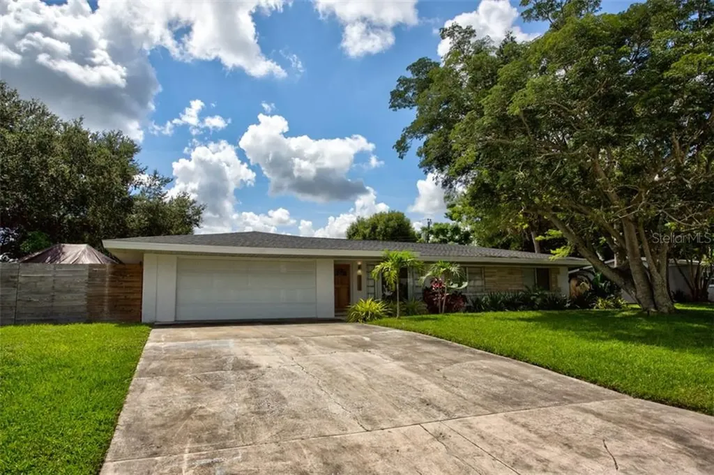 2736 Hibiscus Street Sarasota FL 34239