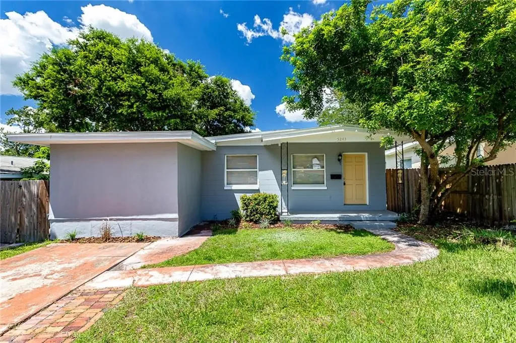 5243 17th Avenue N St Petersburg FL 33710