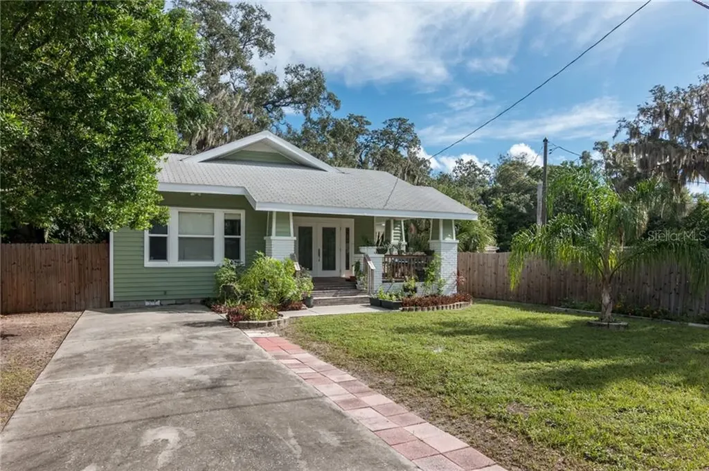 526 Woodlawn Street Clearwater FL 33756