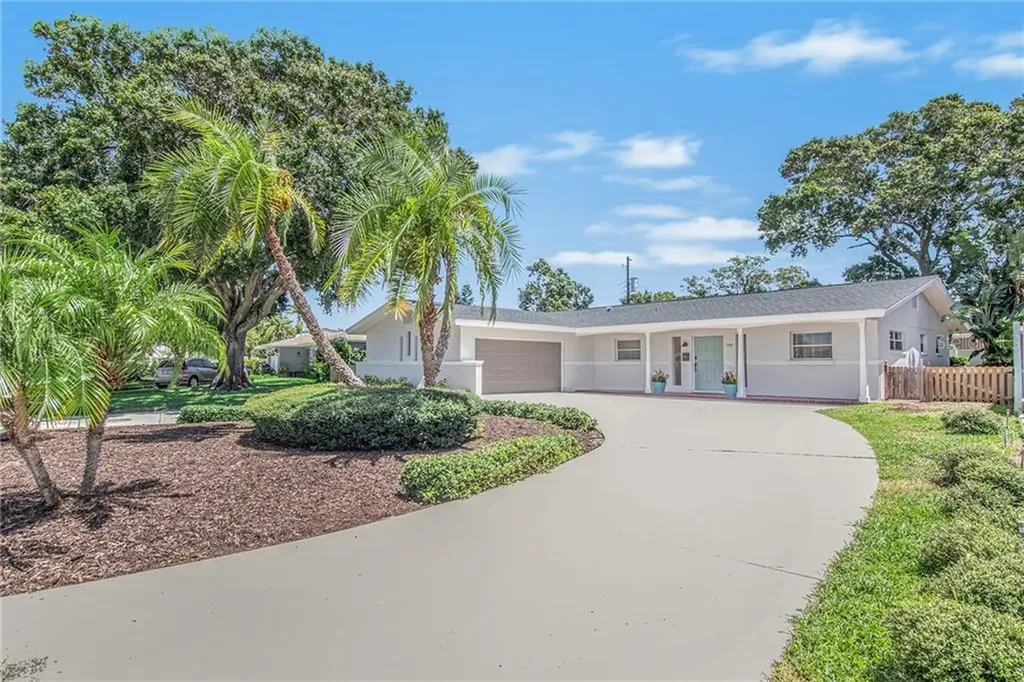1907 Dolphin Boulevard S St Petersburg FL 33707