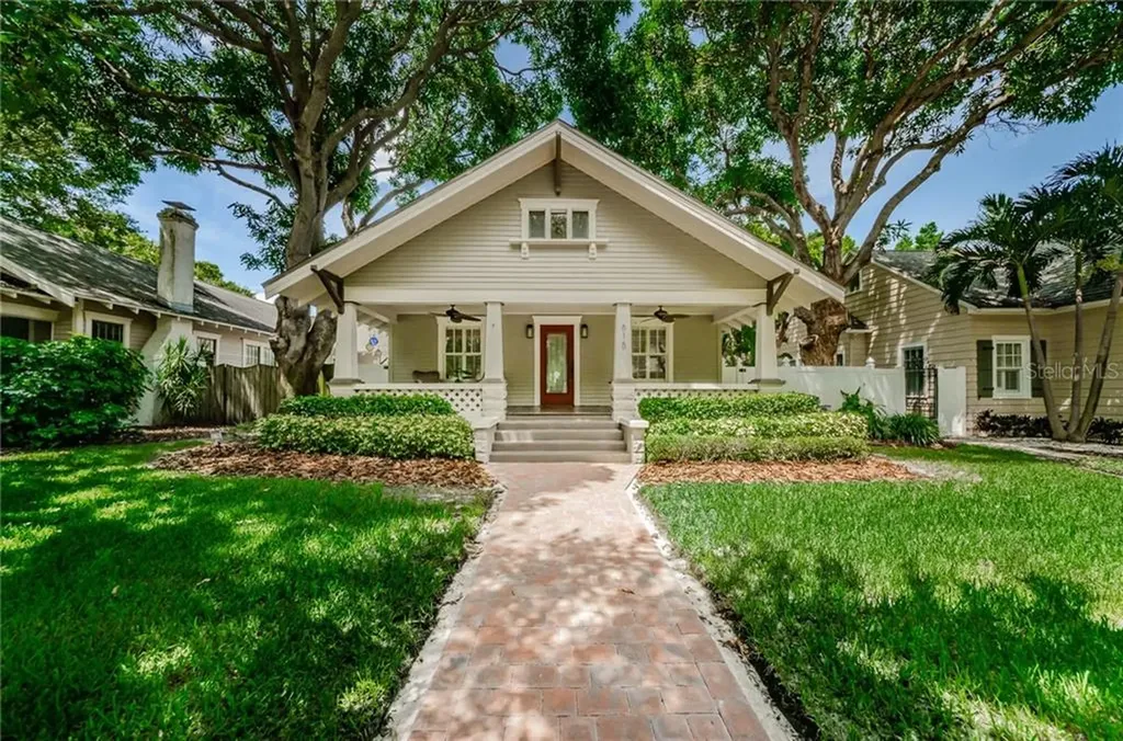 615 13th Avenue NE St Petersburg FL 33701