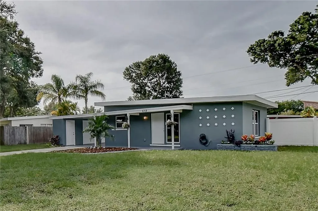 6318 21st Avenue N St Petersburg FL 33710