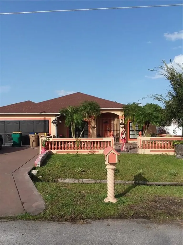 925 Gloucester Court Kissimmee FL 34758