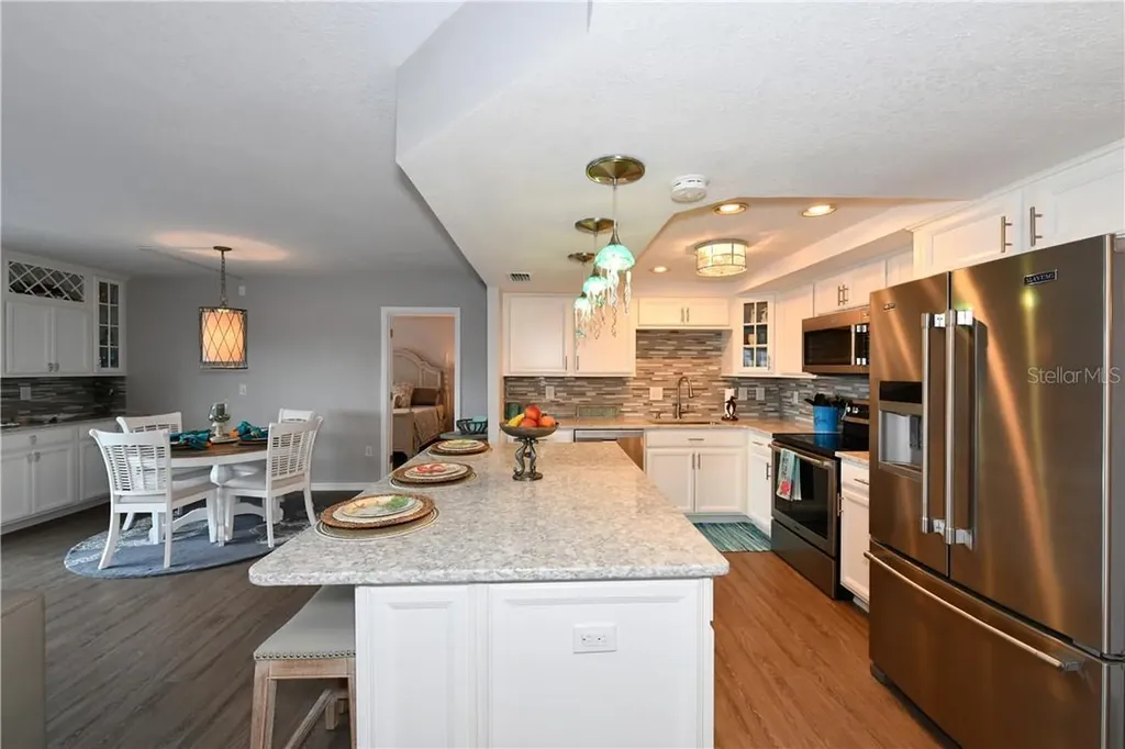 800 Benjamin Franklin Drive Sarasota FL 34236