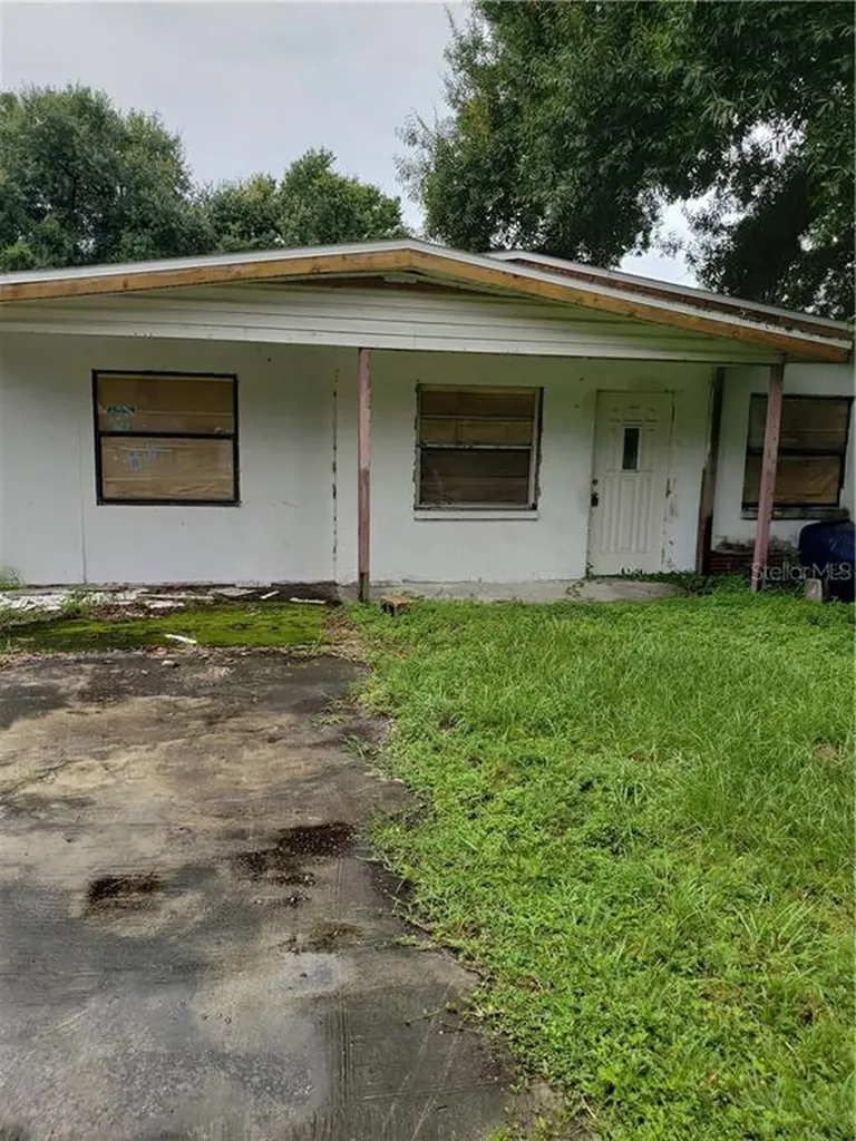 6817 32nd Avenue S Tampa FL 33619