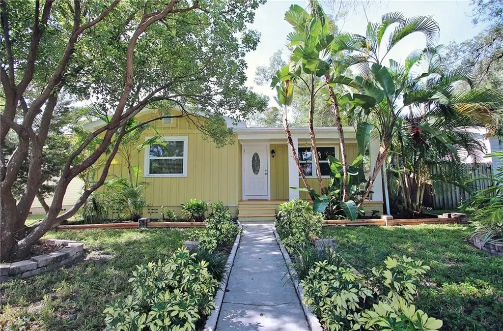 4728 17th Avenue N St Petersburg FL 33713