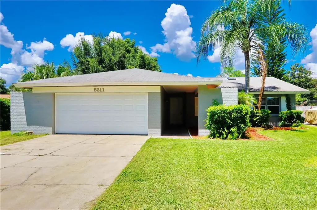 5211 Windlaff Avenue Tampa FL 33625