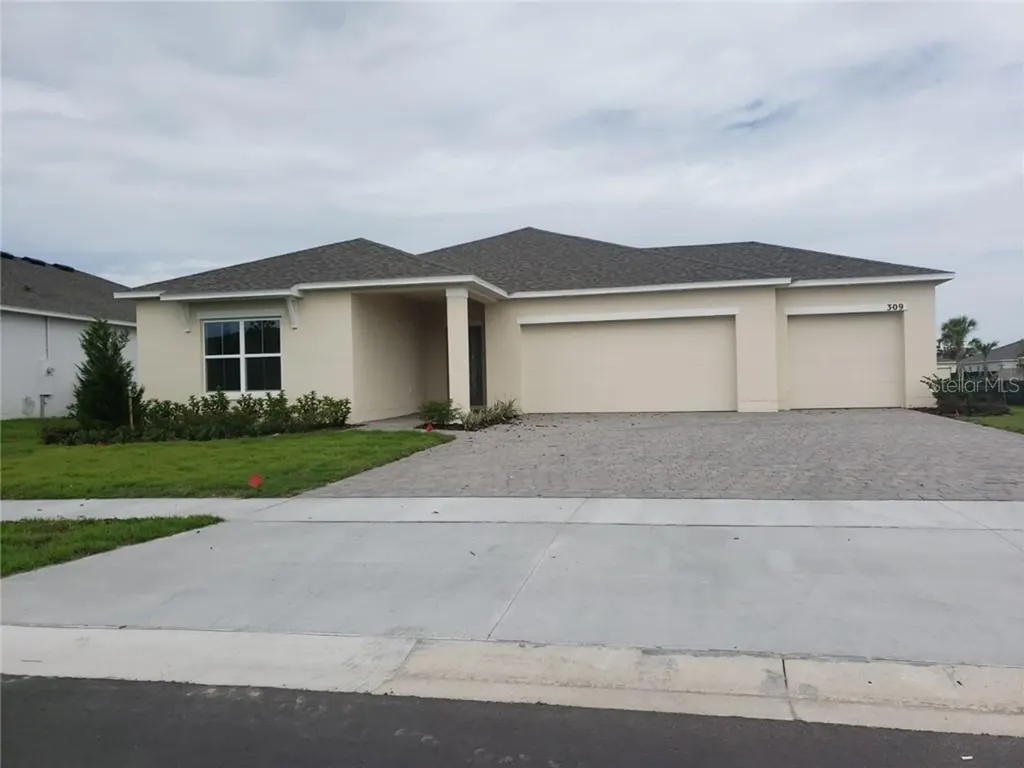 427 Blue Lake Circle Kissimmee FL 34758