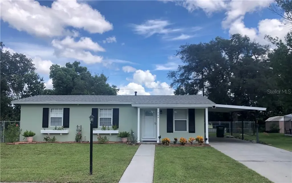 906 Henderson Street Deltona FL 32725