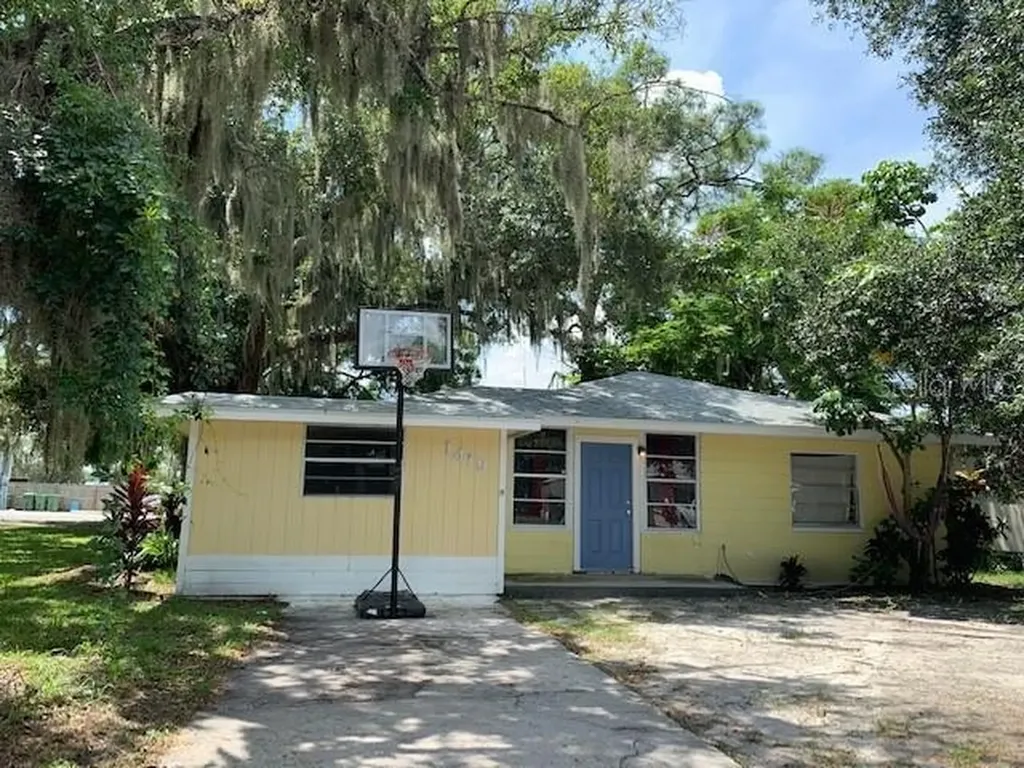 1419 19th Avenue W Bradenton FL 34205