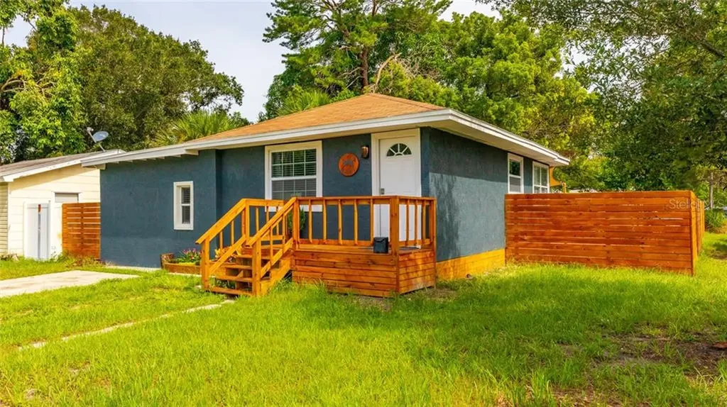 4601 17th Avenue S St Petersburg FL 33711
