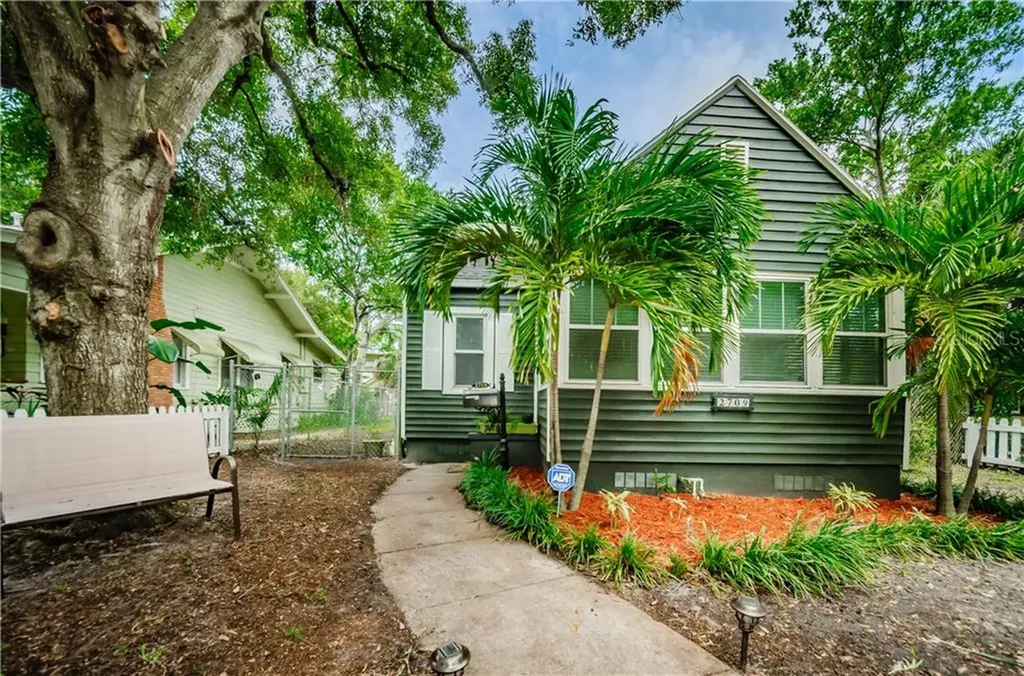 2709 Burlington Avenue N St Petersburg FL 33713