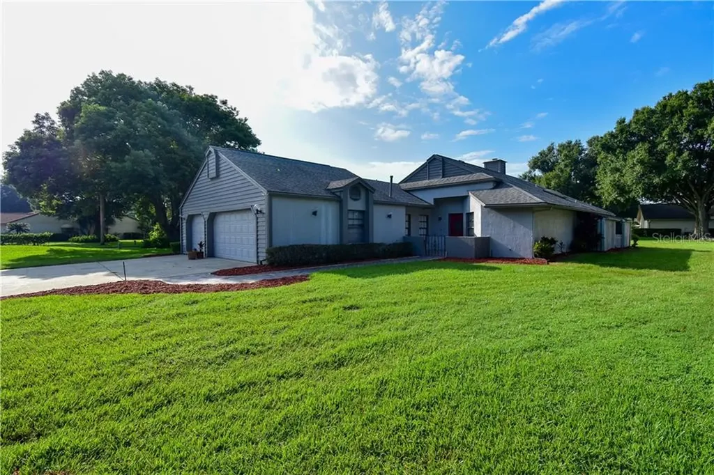 715 Canberra Road Winter Haven FL 33884