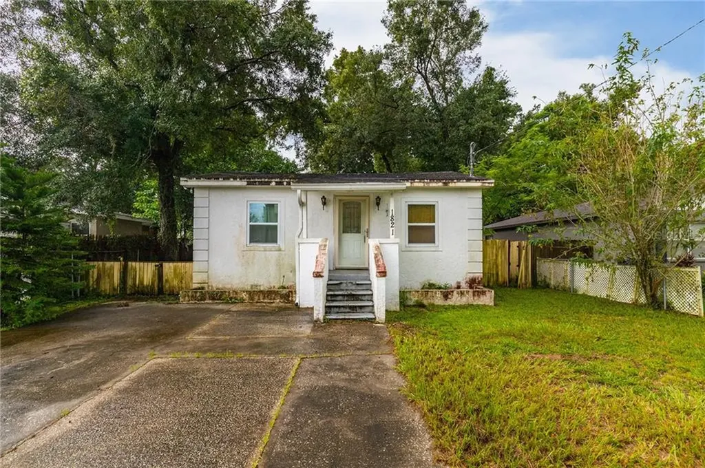 1821 E Humphrey Street Tampa FL 33604