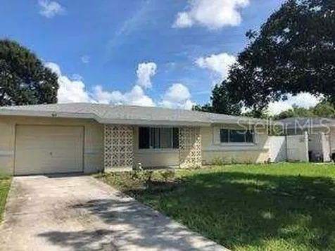 7079 40th Avenue N St Petersburg FL 33709