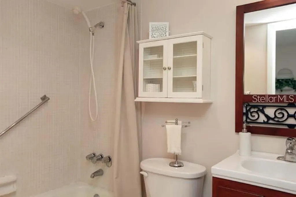 7153 W Country Club Drive N Sarasota FL 34243