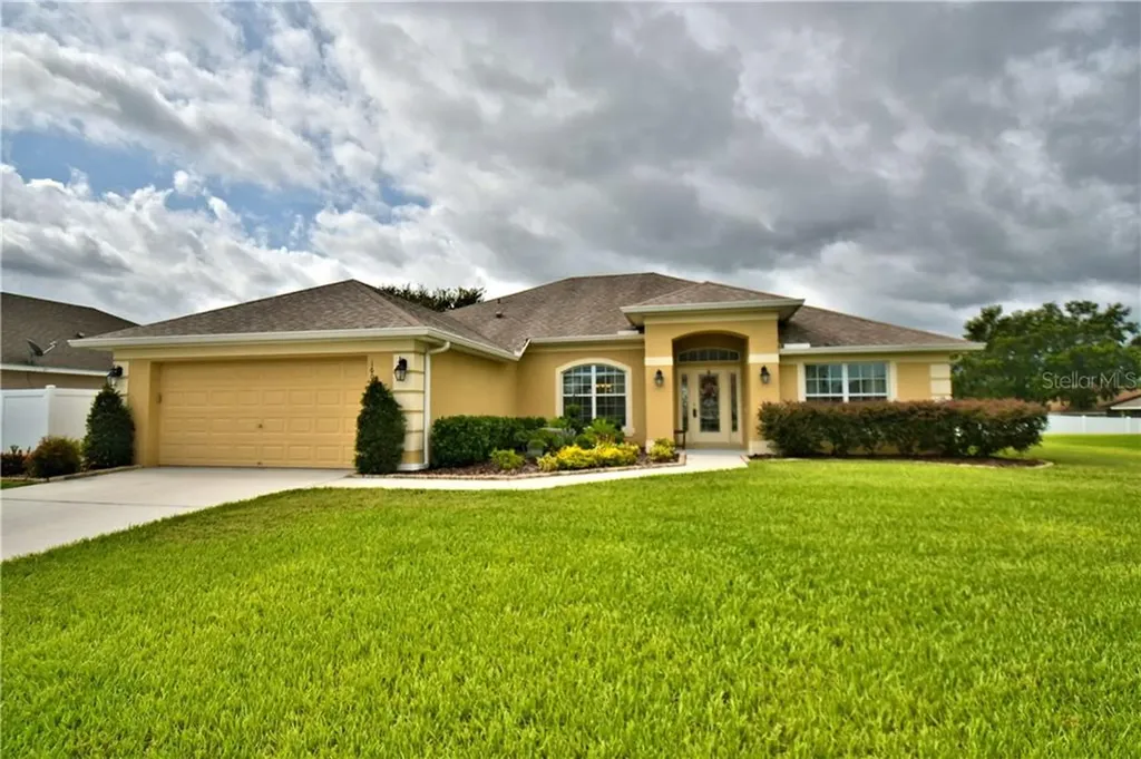 1602 Doves View Circle Auburndale FL 33823